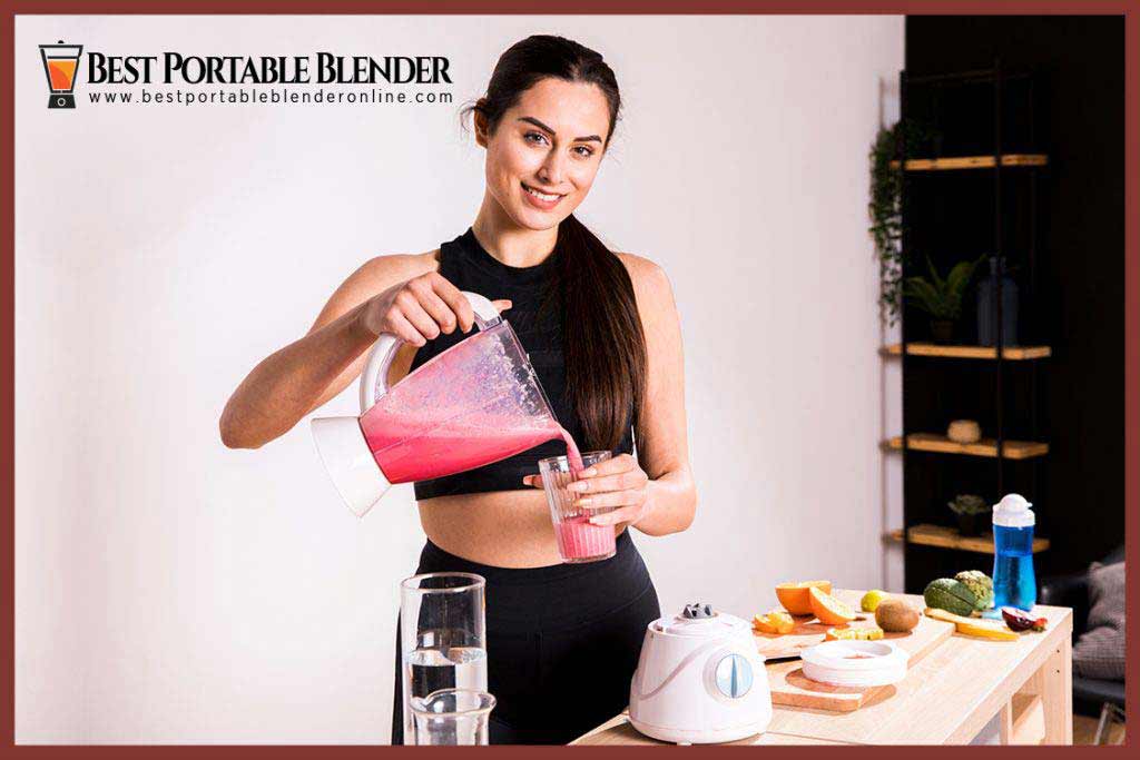 https://bestportableblenderonline.com/wp-content/uploads/2020/05/Best-Portable-Blender-Online-Girl-holding-a-juicer-blender-1024x683.jpg